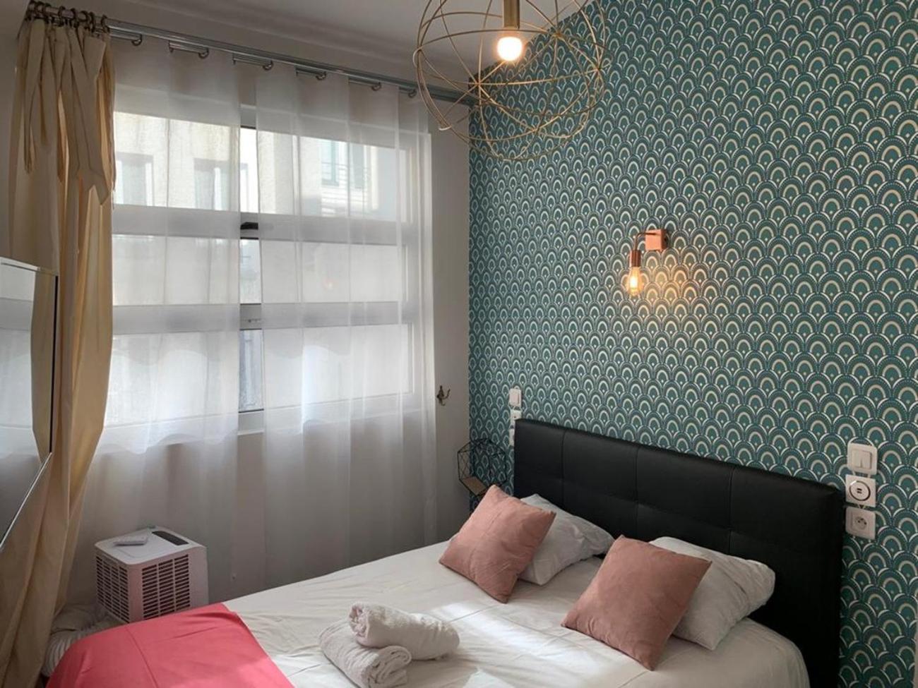 115 - Urban Vuitton Saint Denis Apartment Paris Exterior photo